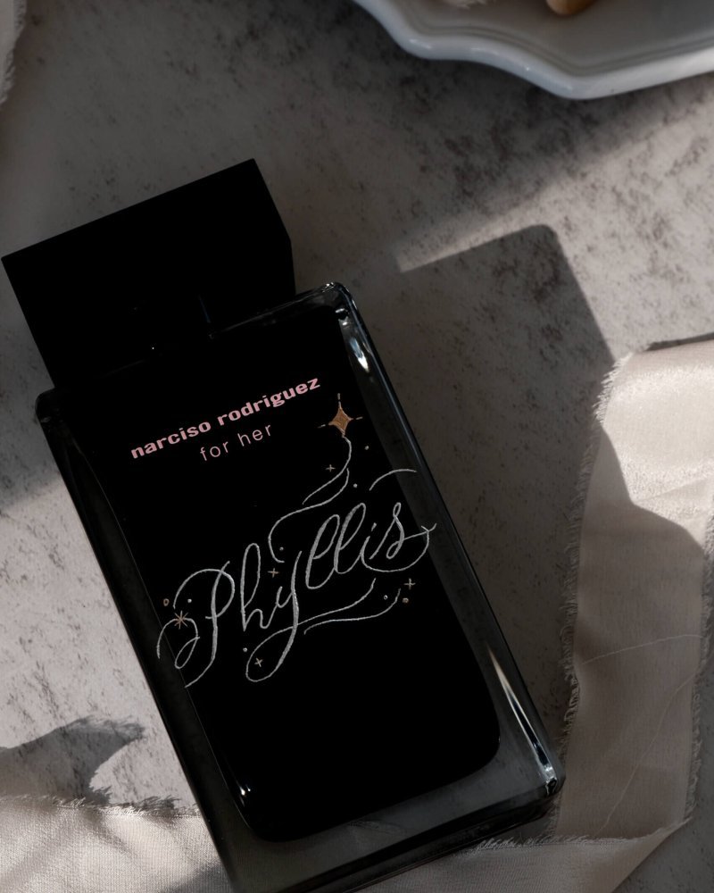 Engraved-Perfume-Narciso-Rodriguez-Roey-Tang-Hong-Kong-Engraver-Calligrapher-Artist